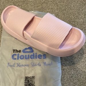 Cloudies - women’s size 7.5, pink